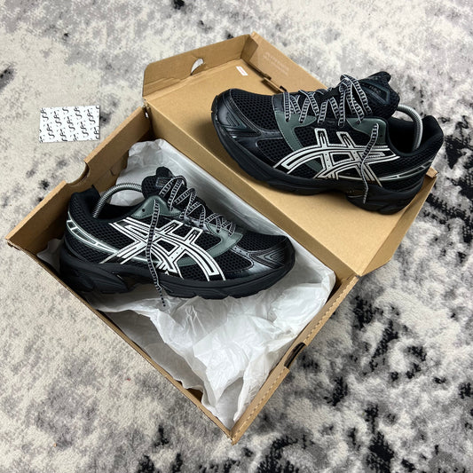 ASICS 1130 - BLACK GLACIER / GREY