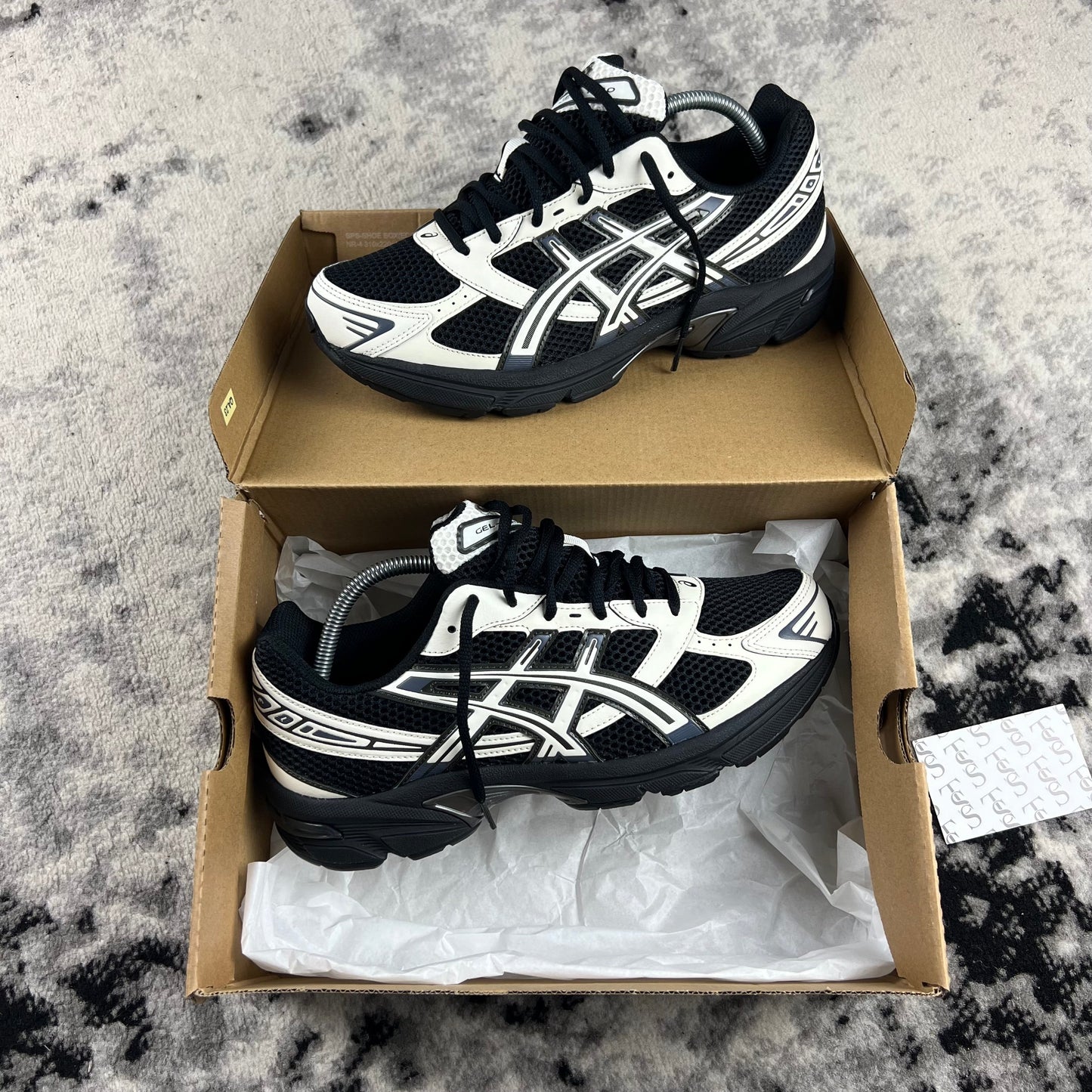 ASICS 1130 - BLACK / CREAM