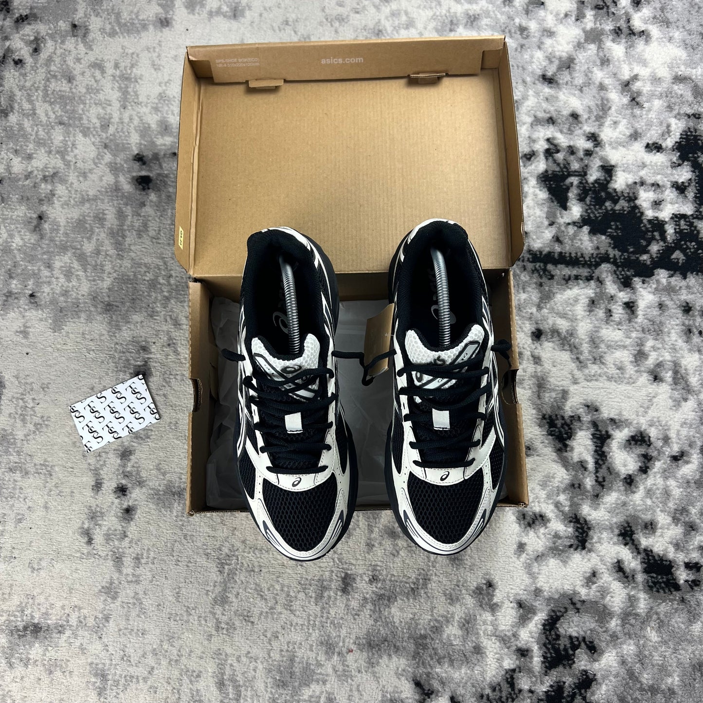 ASICS 1130 - BLACK / CREAM